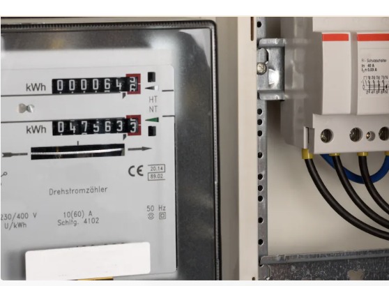 PV-Wechselrichter und Sicherungskasten